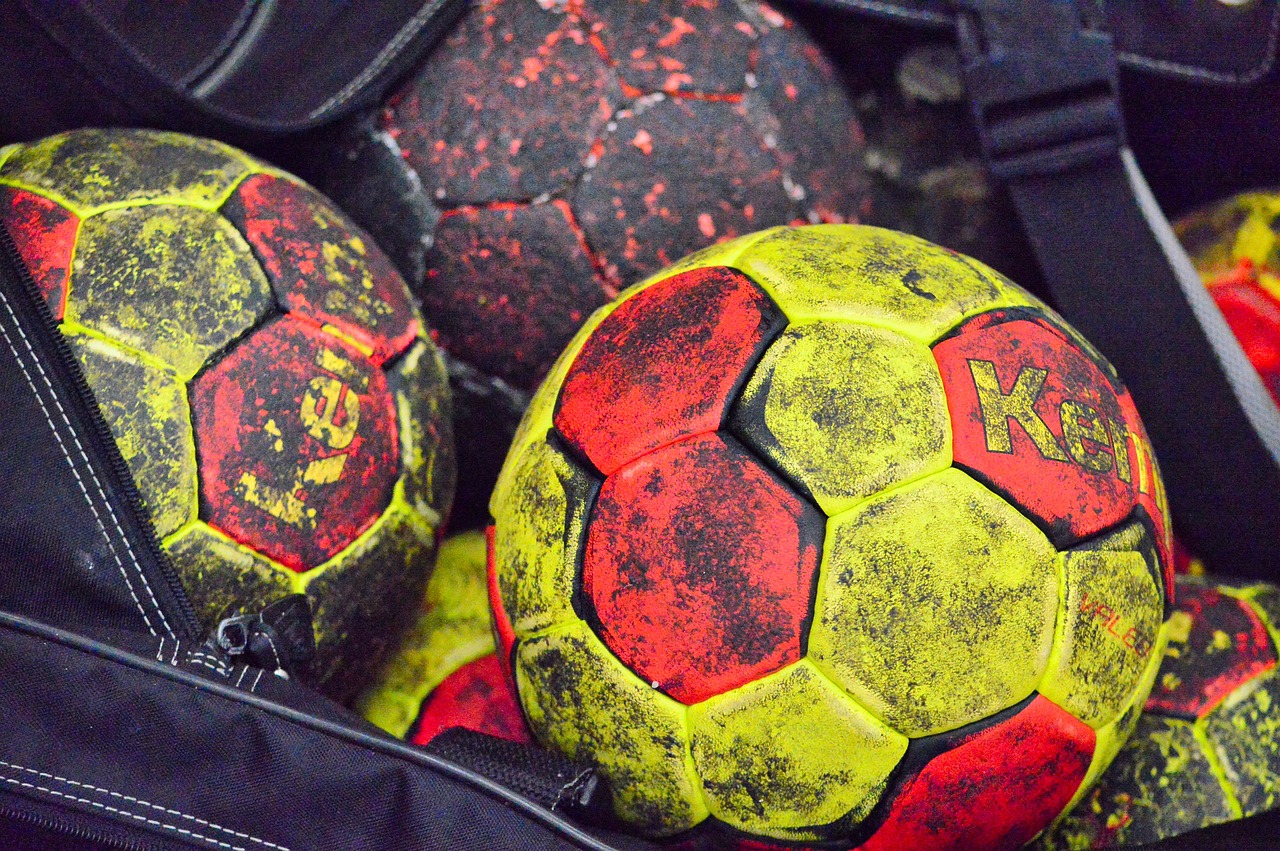 Ball, handball, sports — Discover NFL Streams Through Reddit